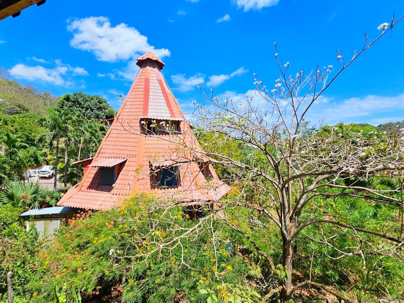 Don Jons Surf & Yoga Lodge