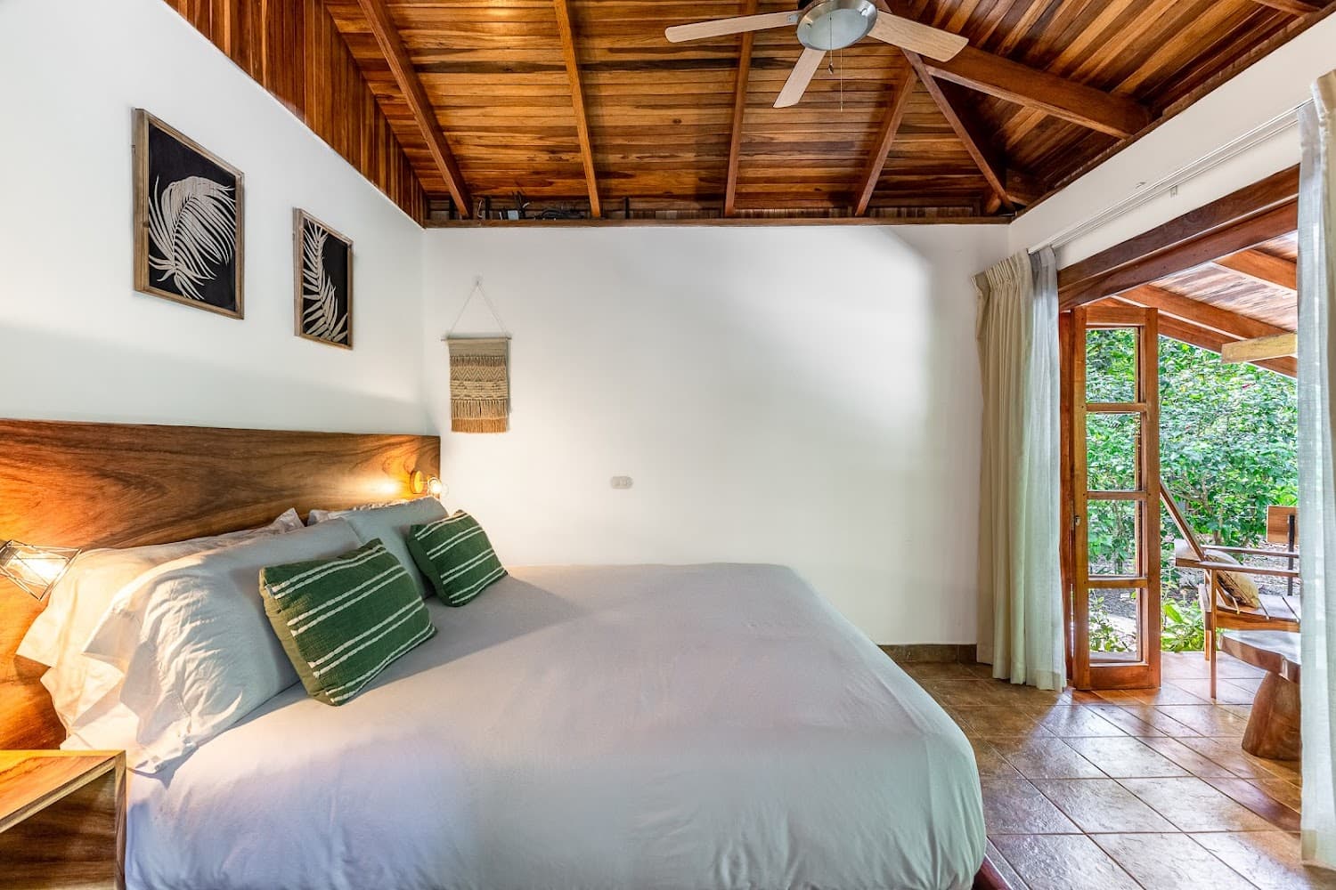 Makanas Beach Bungalows photo 2
