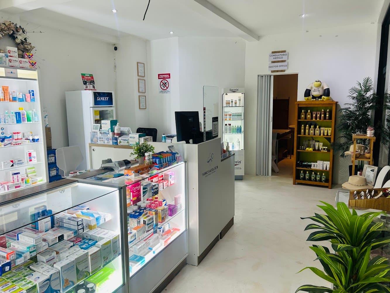 Santa Teresa Pharmacy and Medical Doctor photo 2